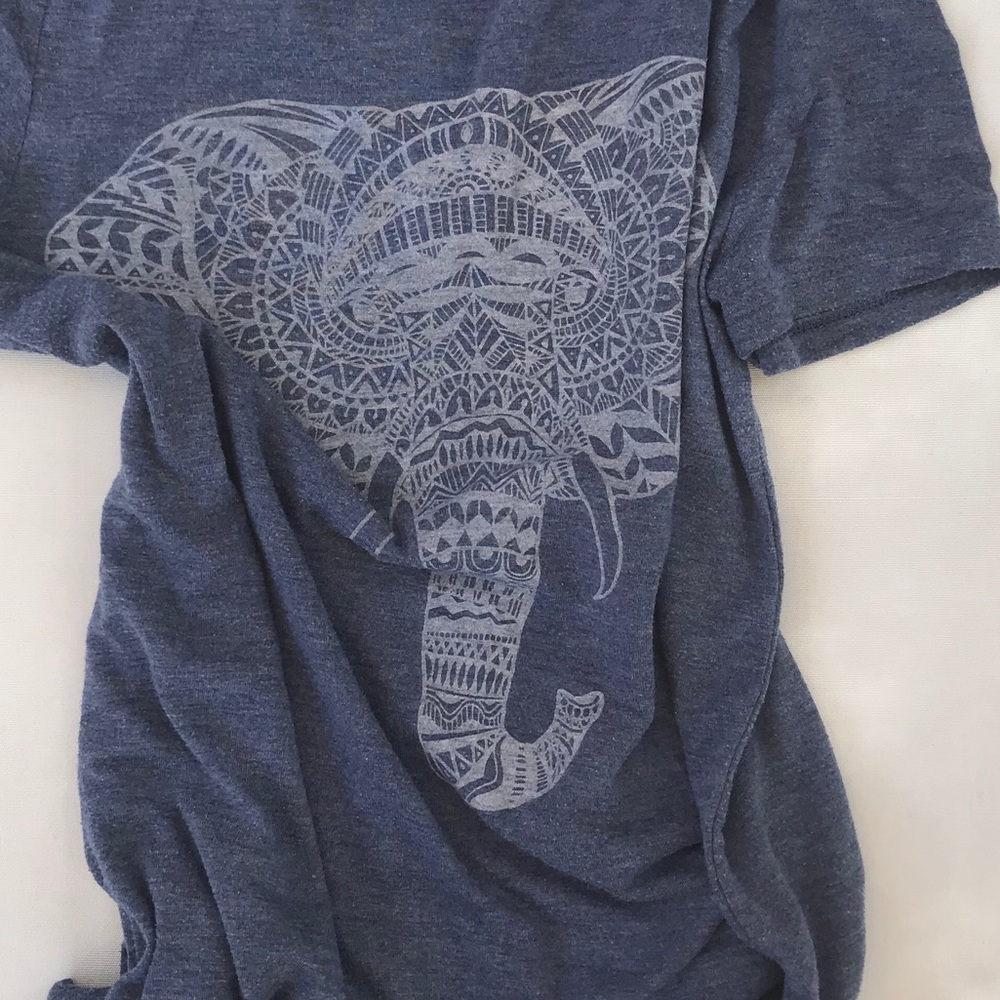 Zoe + Liv Blue Ganesha Tee Shirt. M